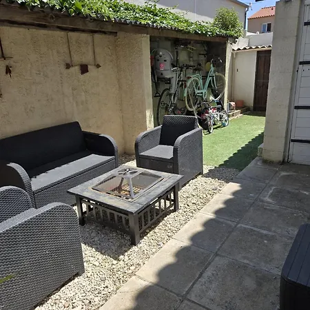 Villa cosy avec piscine au calme entre mer et montagne *