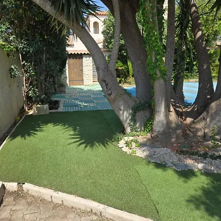 Villa cosy avec piscine au calme entre mer et montagne Hébergement de vacances Claira